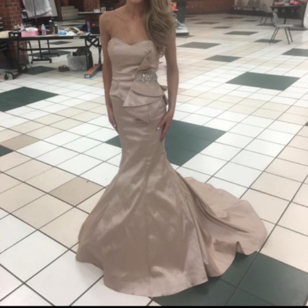 Slate pearl Mac Duggal